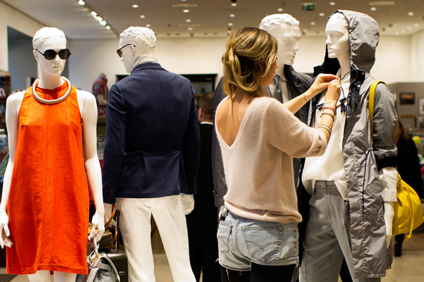Store Positions at Peek & Cloppenburg Store Positions at Peek & Cloppenburg